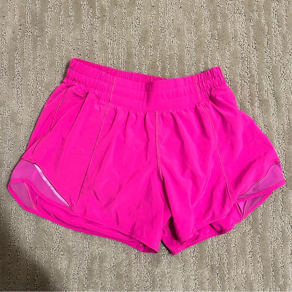 Lululemon Hottie Hot 4” Shorts Size 6
